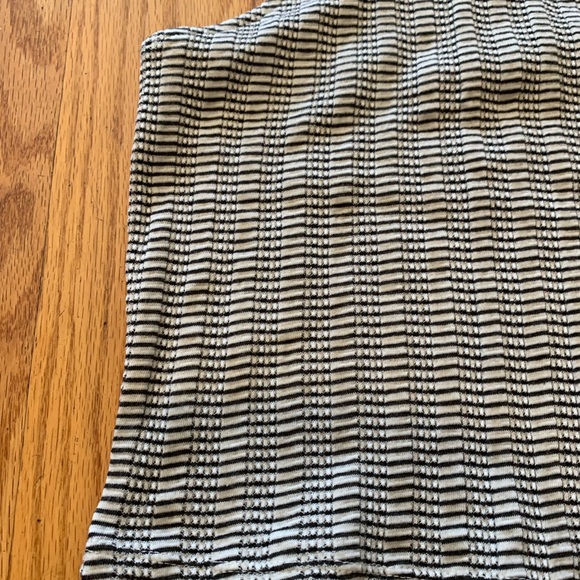 Express Black/White Striped Halter Top - Size S - Picture 2 of 12